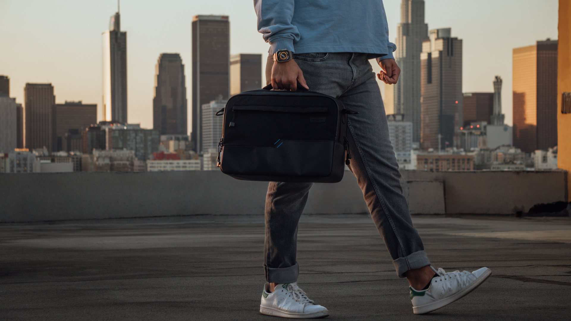 Commuter Essentials: What Fits in the SANDMARC Messenger Pro