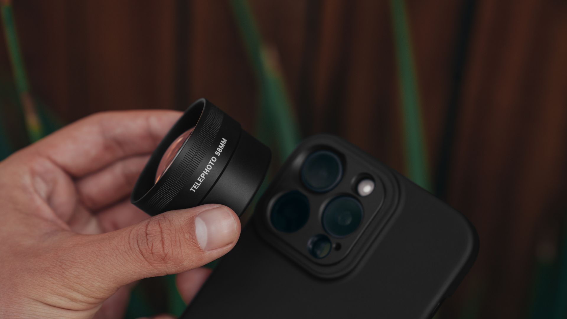 How to Focus Your SANDMARC Telephoto Lens on iPhone?