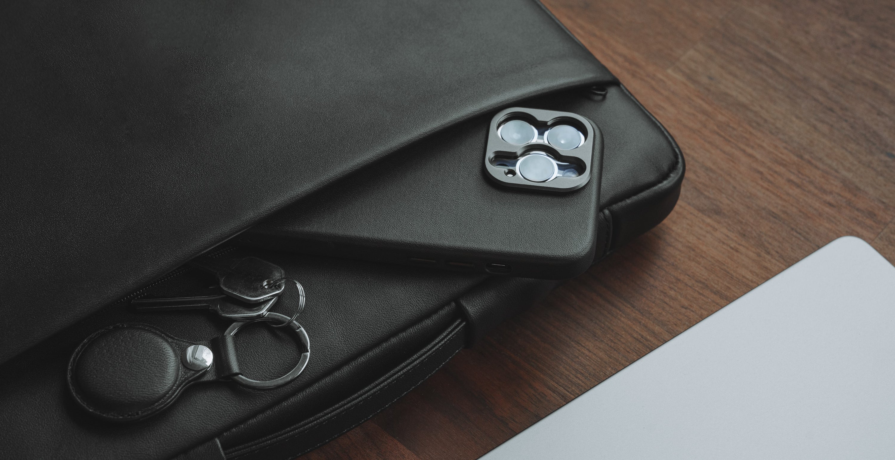 MacBook 14 & 13 inch Leather Carrying Case - SANDMARC Black
